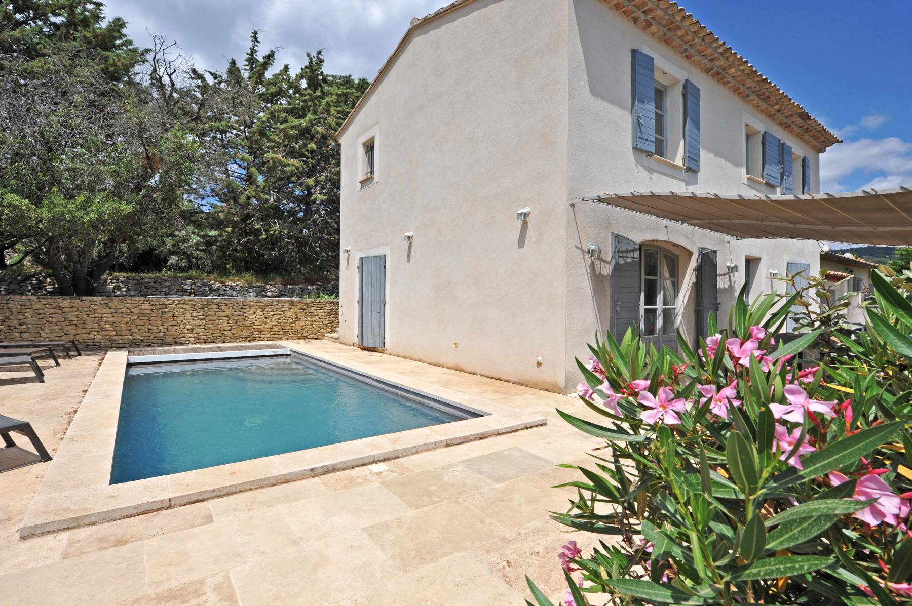 Location au cœur du triangle d’or du Luberon   