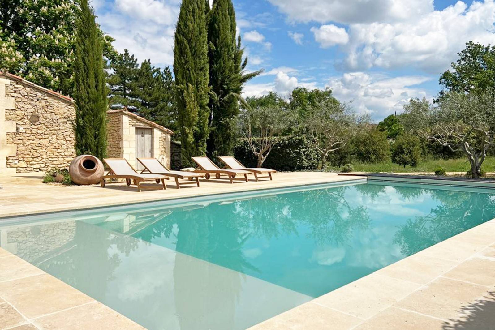 Location ancienne ferme rénovée avec piscine chauffée   