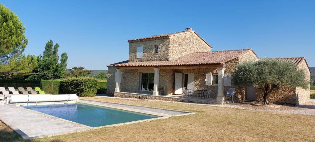 Location charmante maison proche du village de Gordes   