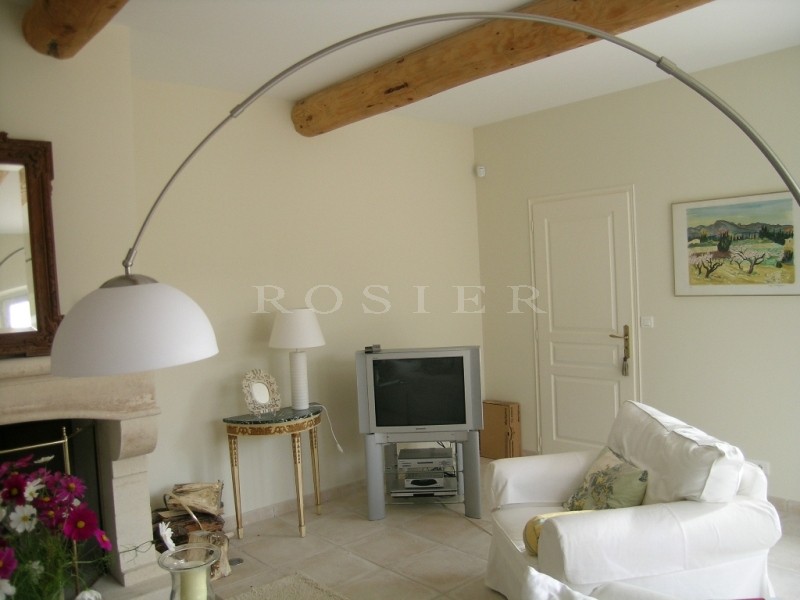 A louer pour vos vacances en famille à Gordes,  vaste maison de 5 chambres tout confort, piscine et vues 