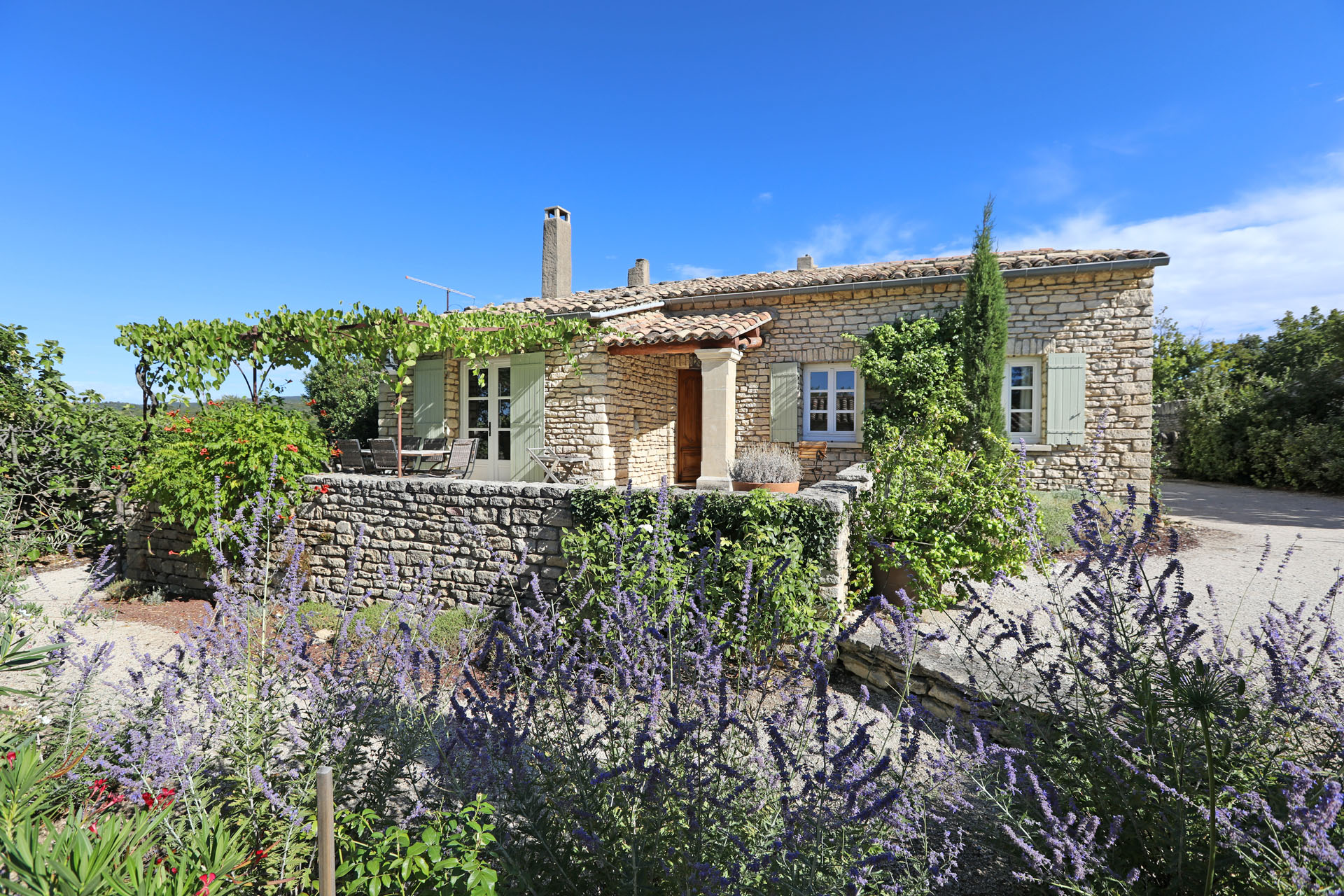 Maison à la location à Gordes, proche du village