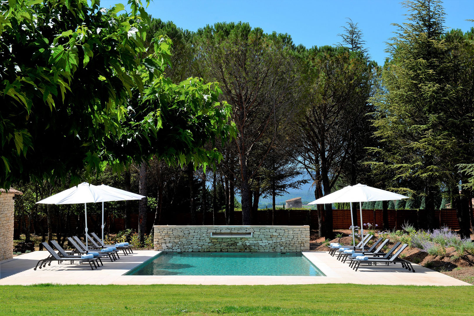 Gordes - Propriété d'exception aux prestations haut de gamme et avec tennis   