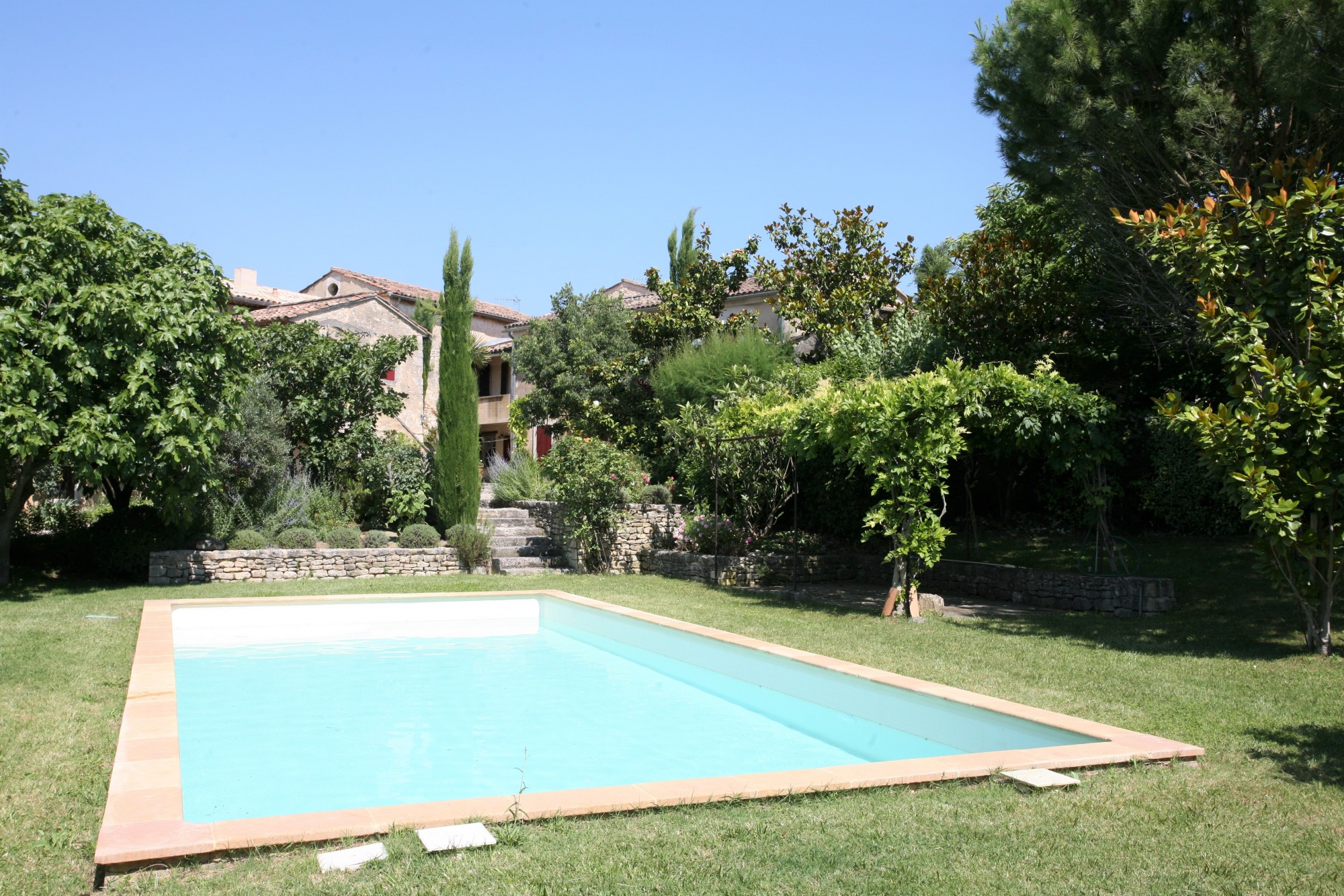 proche Goult, authentique mas provencal avec piscine   
