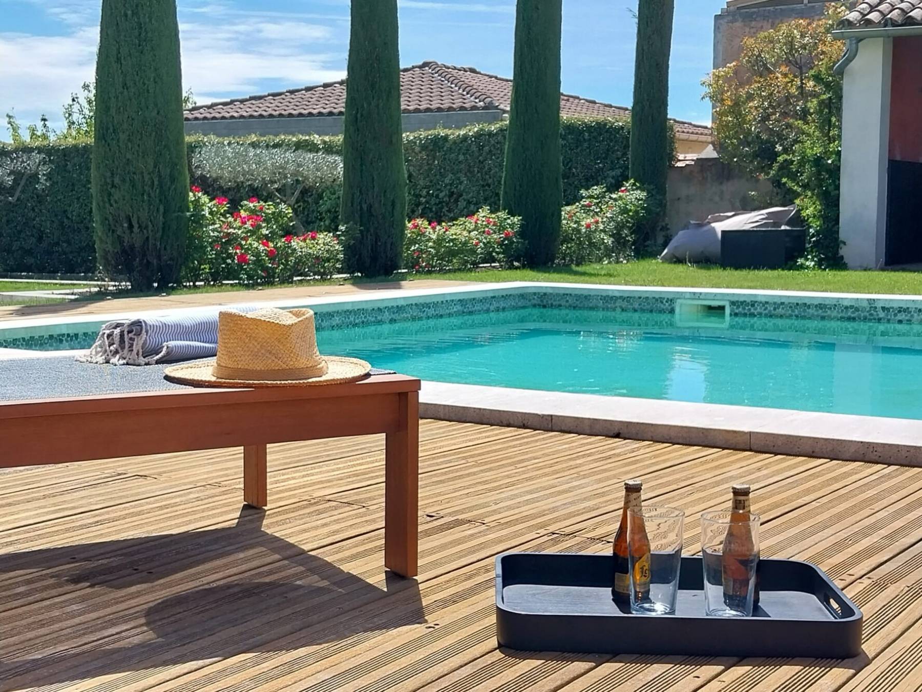 Location authentique Mas de ville Provençal avec piscine au cœur du village d’Aubignan et à proximité des Dentelles de Montmirail, du Mont Ventoux et des vignobles