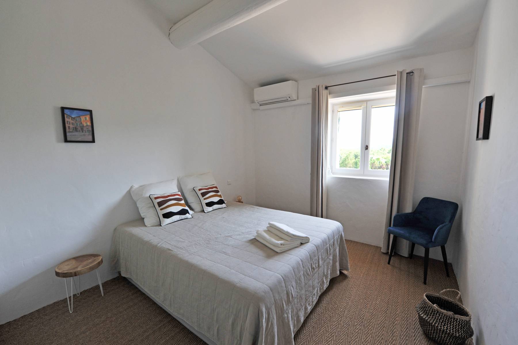 Location belle maison de vacances avec grande piscine et studio indépendant à Gordes    