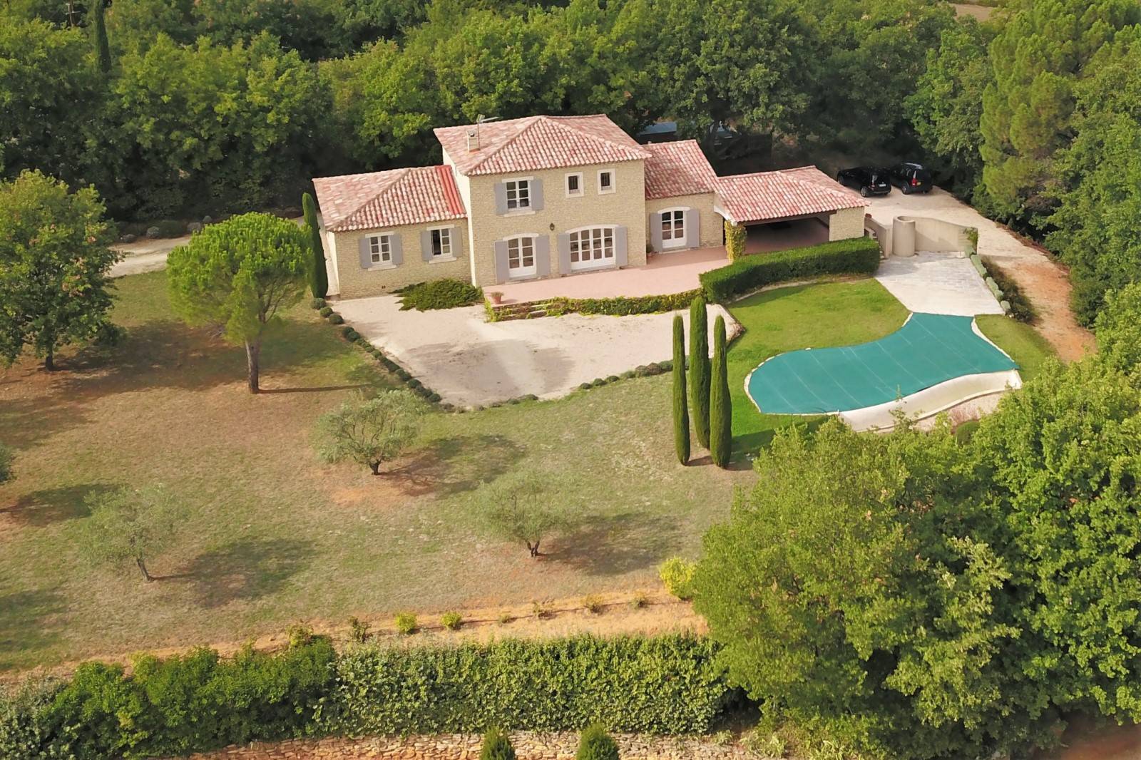 Location Gordes : Maison en pierres avec belle vue sur le Luberon   
