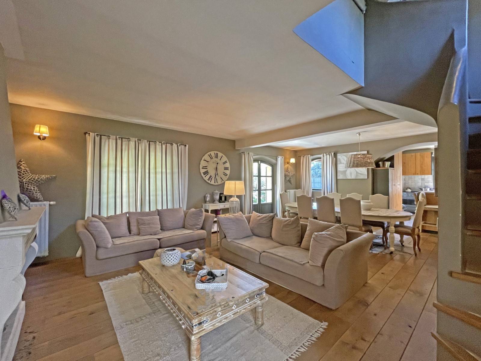 Location Propriété avec dépendance, piscine et vue imprenable sur le Mont Ventoux Bonnieux   