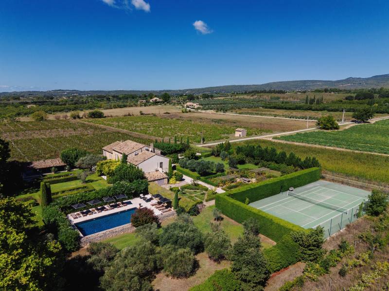 Terrain de tennis