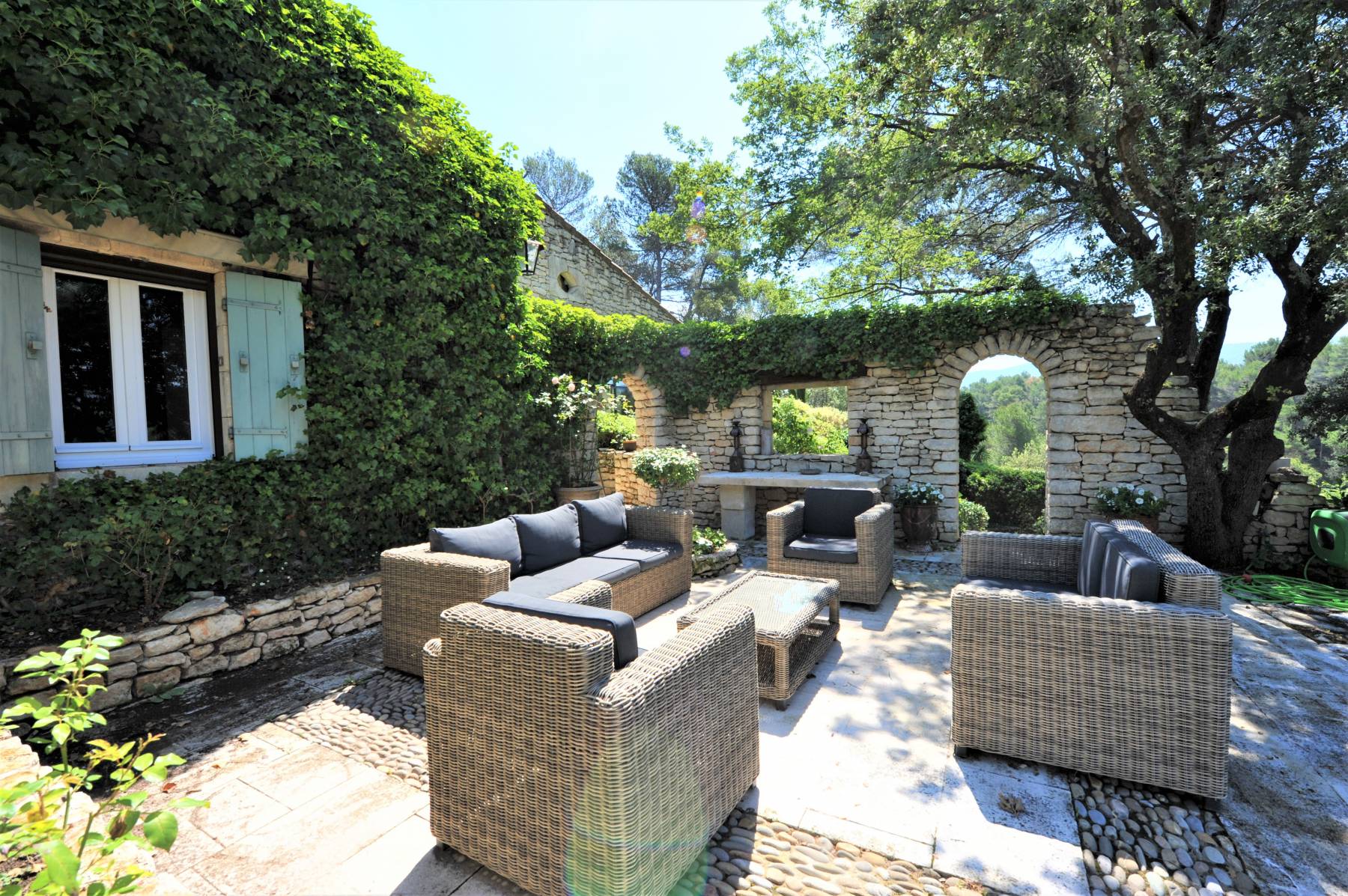 Location propriété grand confort au cœur du Luberon   