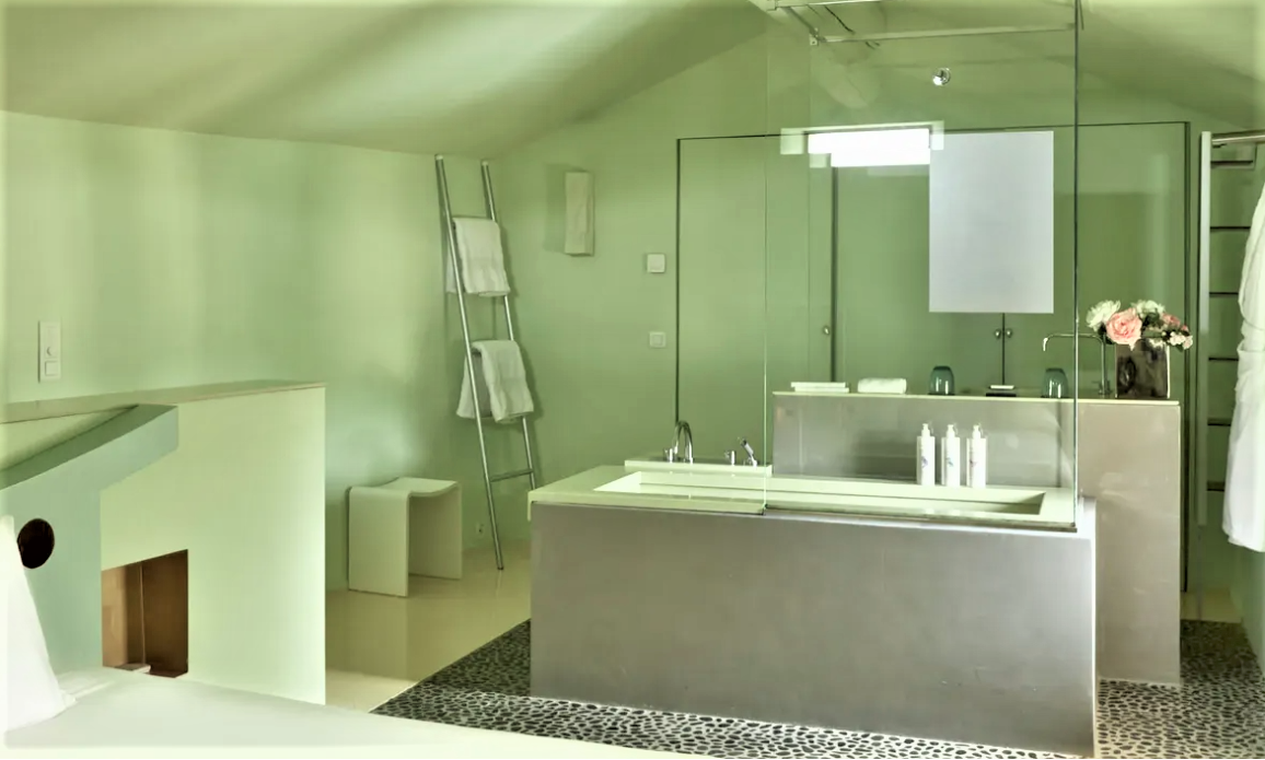Location maison de vacances au cœur du Luberon dans un prestigieux Domaine   