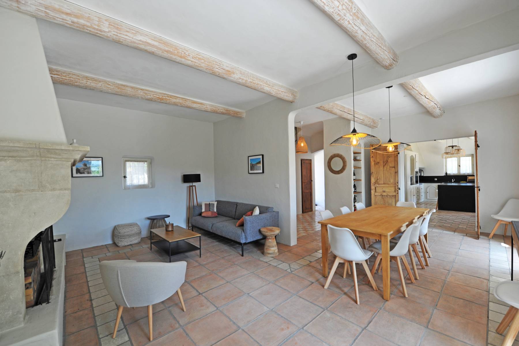 Location belle maison de vacances avec grande piscine et studio indépendant à Gordes    