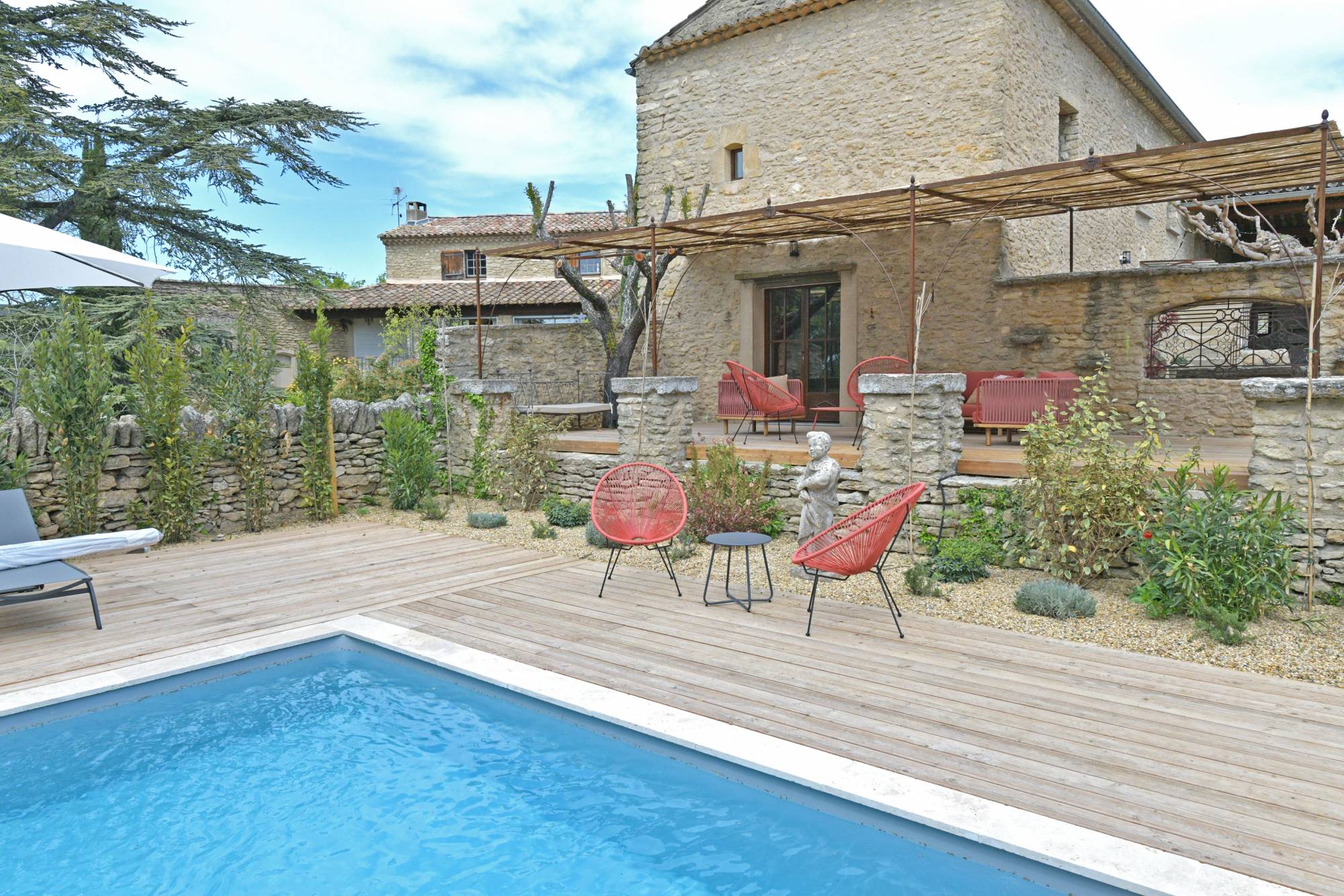 Charmante maison rénovée à seulement 5mns de Gordes   