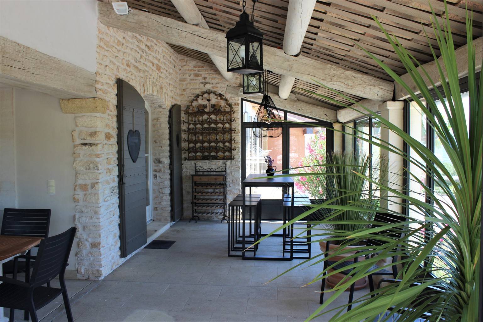 Location maison récente avec piscine chauffée et vue sur le Luberon et sa vallée   