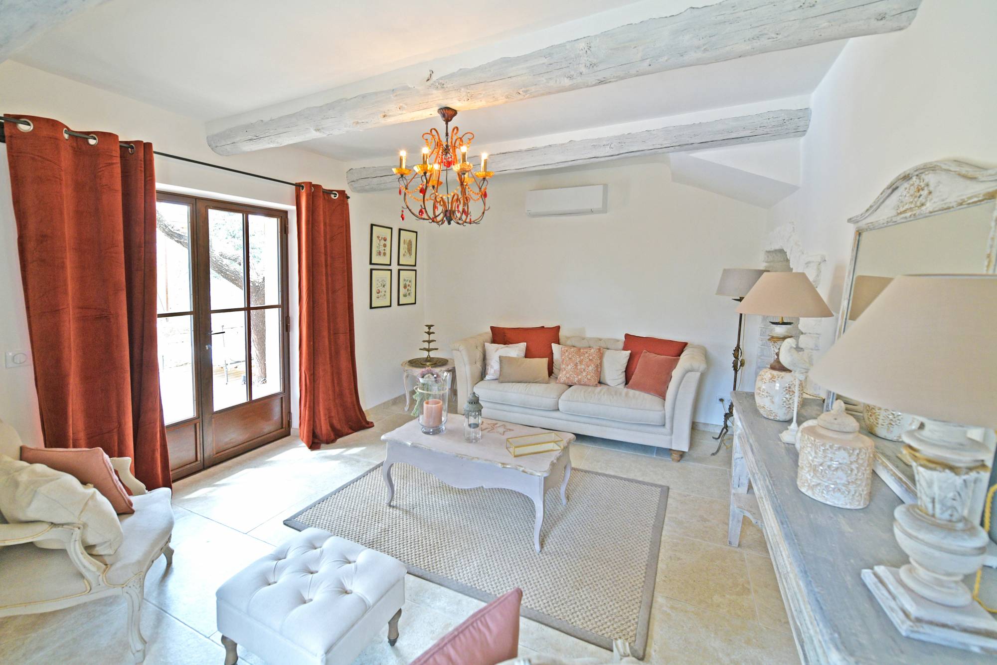 Charmante maison rénovée à seulement 5mns de Gordes   
