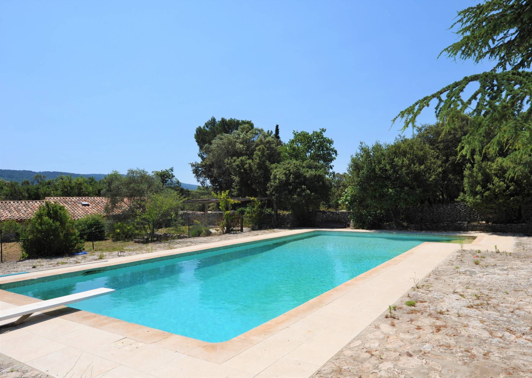 Location propriété de vacances dans un environnement très calme avec grande piscine Bonnieux   
