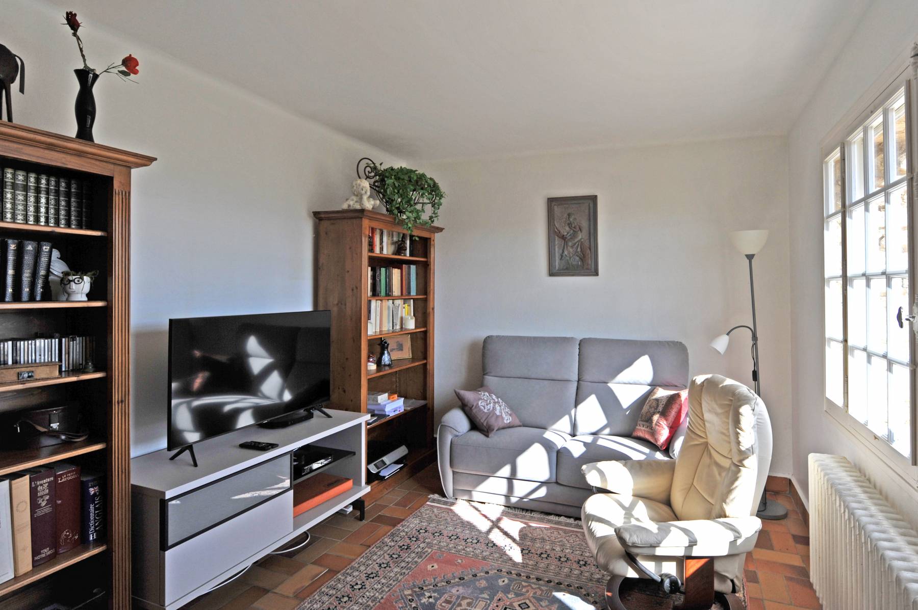 Location Gordes, authentique maison en pierres avec vue sur le village et le Luberon   