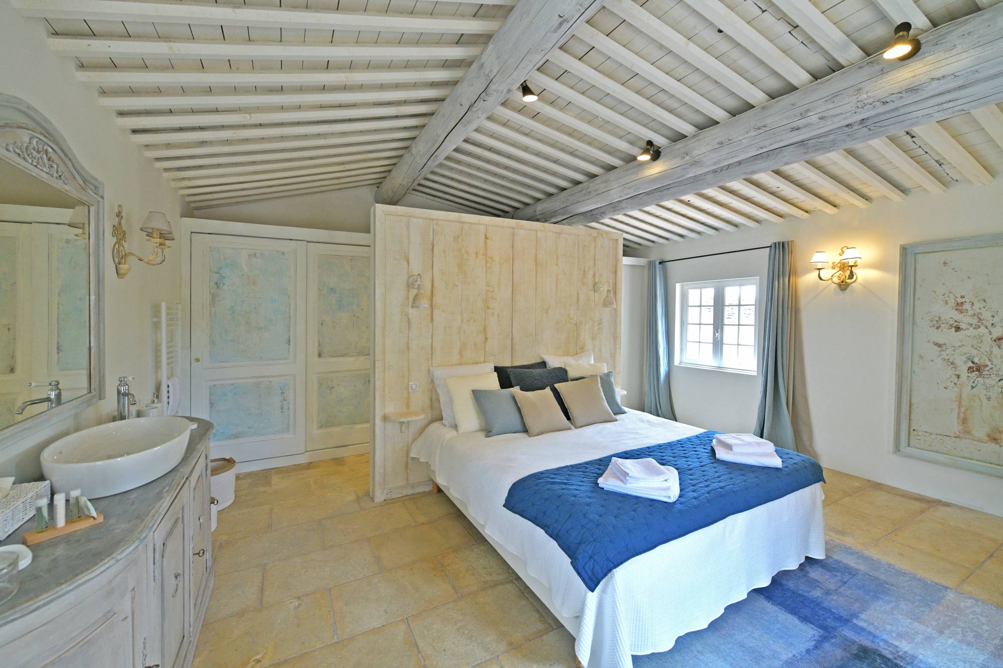 Charmante maison rénovée à seulement 5mns de Gordes   