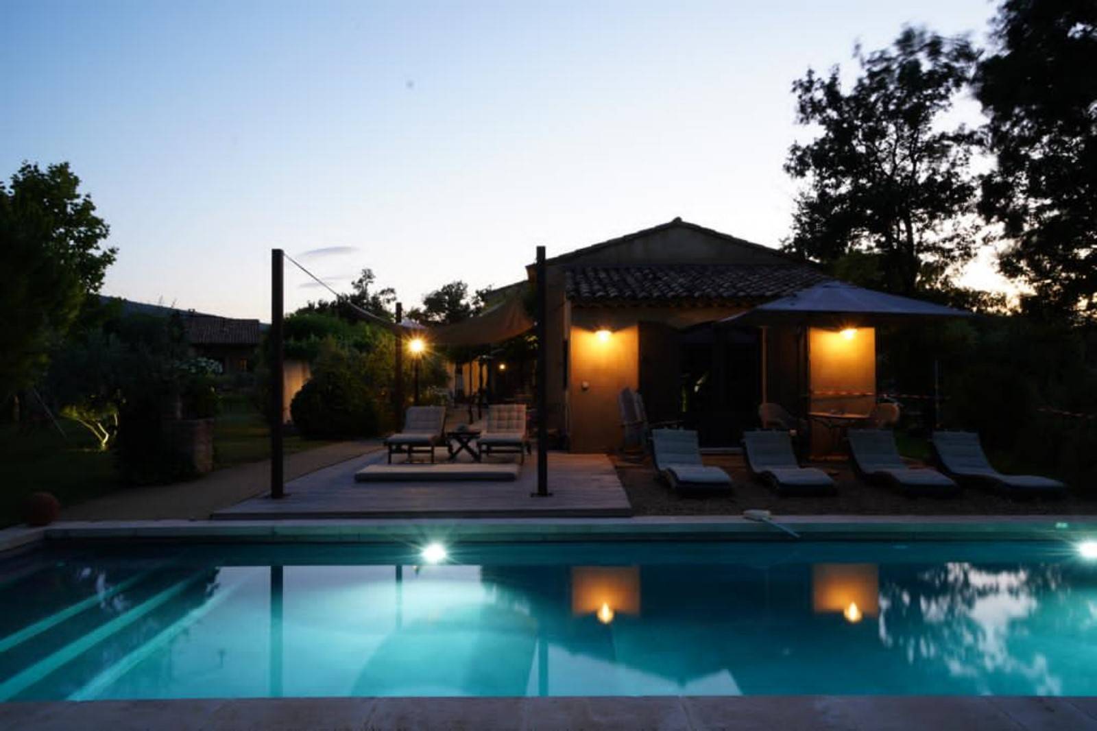 Location Propriété avec dépendance, piscine et vue imprenable sur le Mont Ventoux Bonnieux   