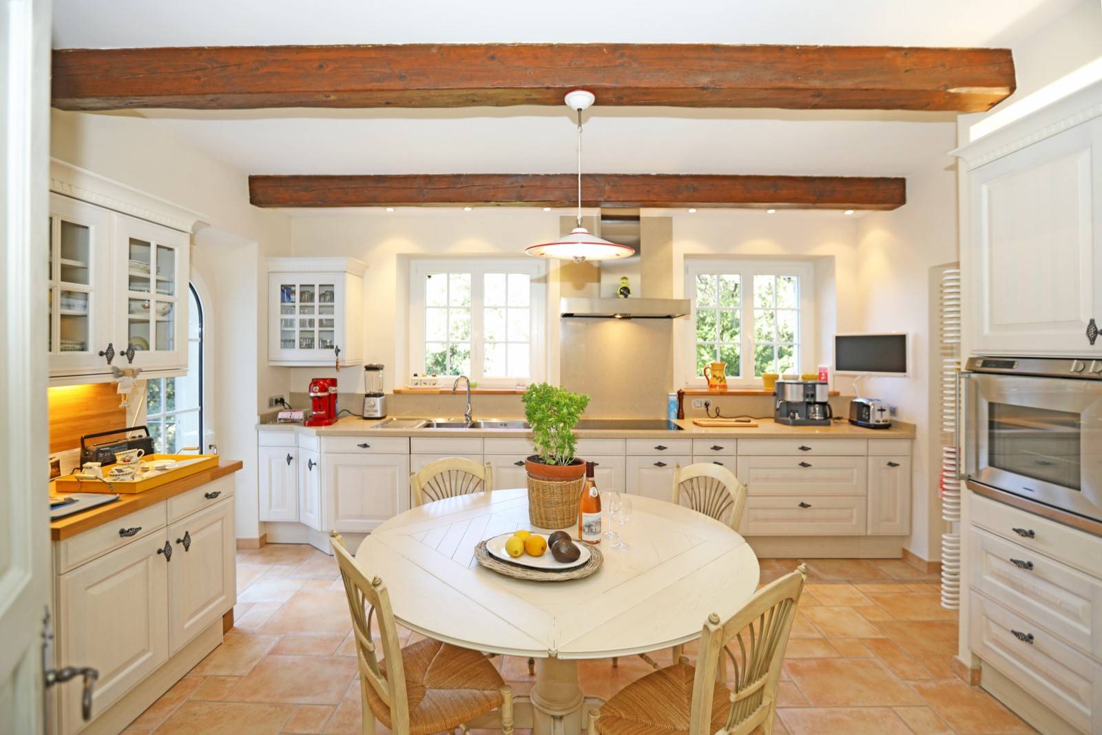 Location Bonnieux : superbe maison en pierre dans un environnement calme   