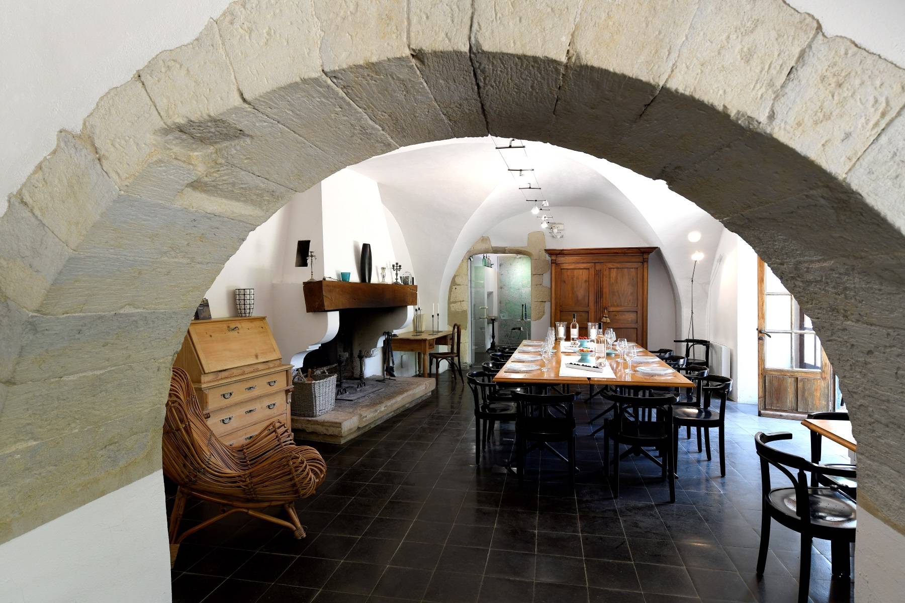 Location d'un authentique Moulin à huile magnifiquement rénové au pied de Gordes   