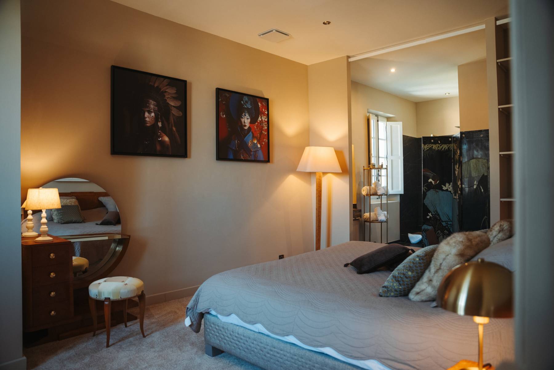 Location appartement atypique et aux prestations haut de gamme avec rooftop, jacuzzi et vue panoramique au cœur de l’Isle sur la Sorgue dans un havre de paix et de bien-être