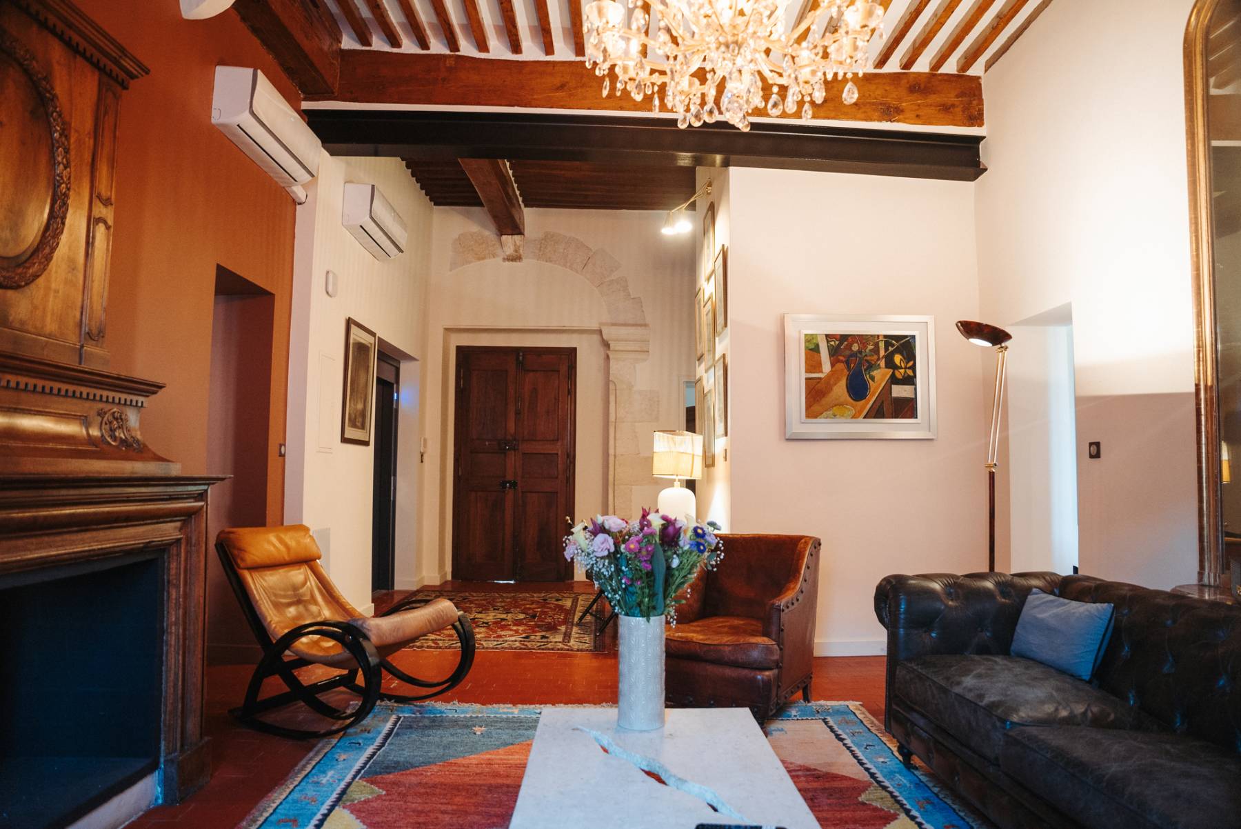 Location appartement atypique et aux prestations haut de gamme avec terrasse au cœur de l’Isle sur la Sorgue dans un havre de paix et de bien-être   