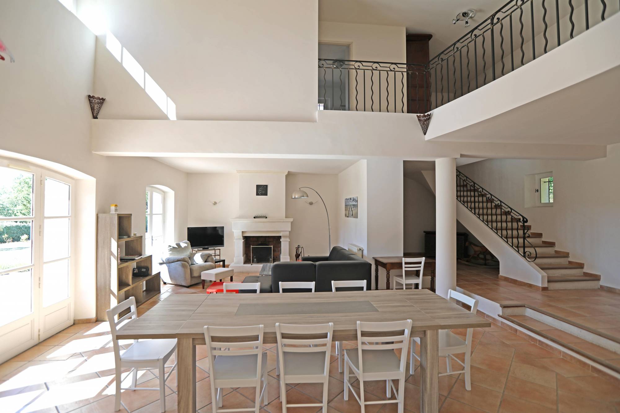 Location Gordes : Maison en pierres avec belle vue sur le Luberon   