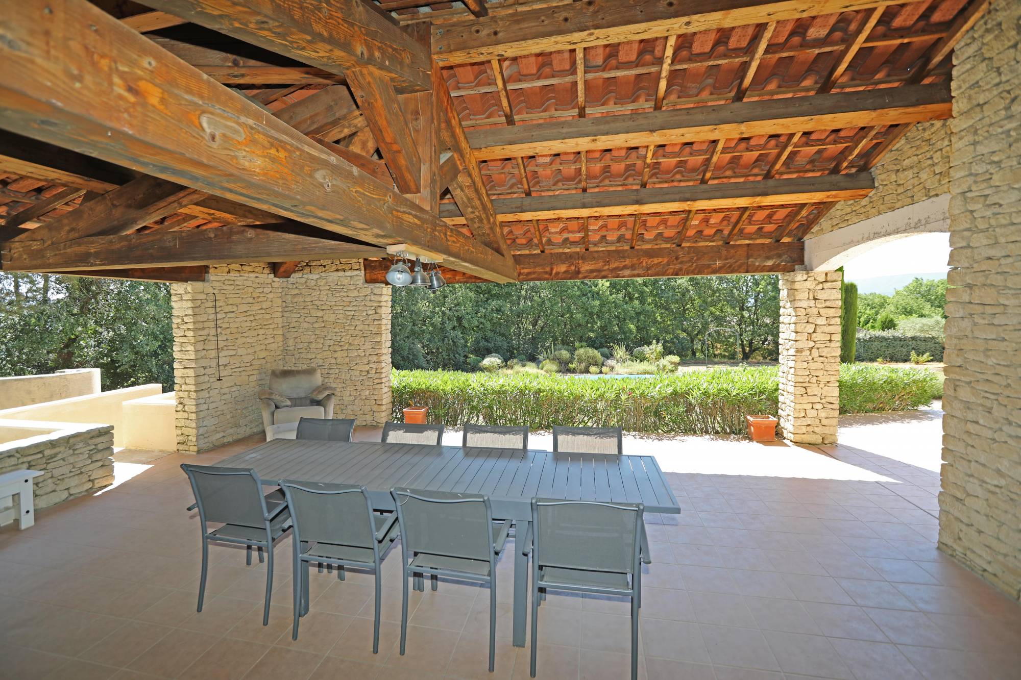 Location Gordes : Maison en pierres avec belle vue sur le Luberon   