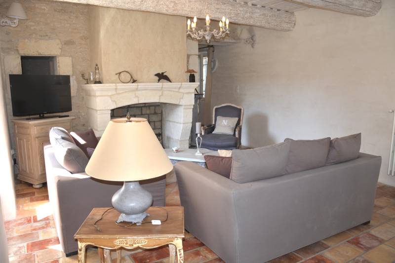 Location à Ménerbes, ancien mas rénové avec goût au cœur du Luberon   