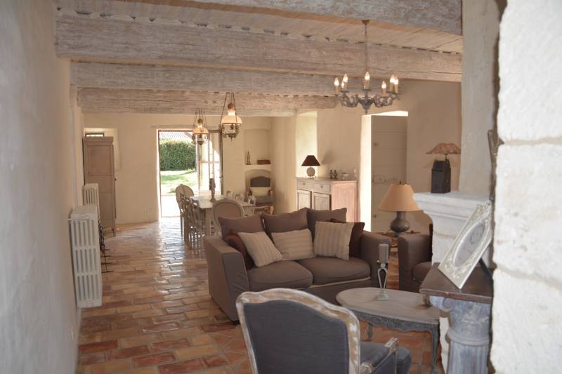 Location à Ménerbes, ancien mas rénové avec goût au cœur du Luberon   