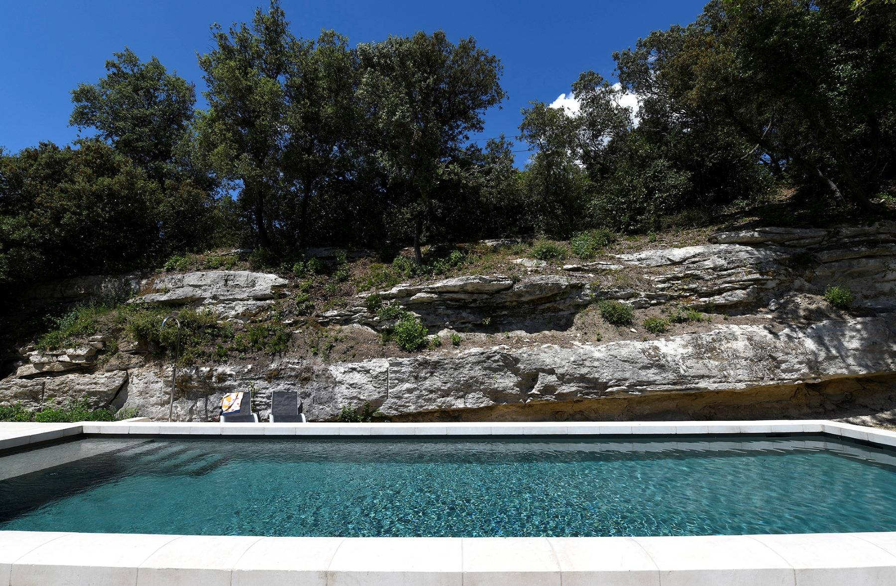 Location d'un authentique Moulin à huile magnifiquement rénové au pied de Gordes   