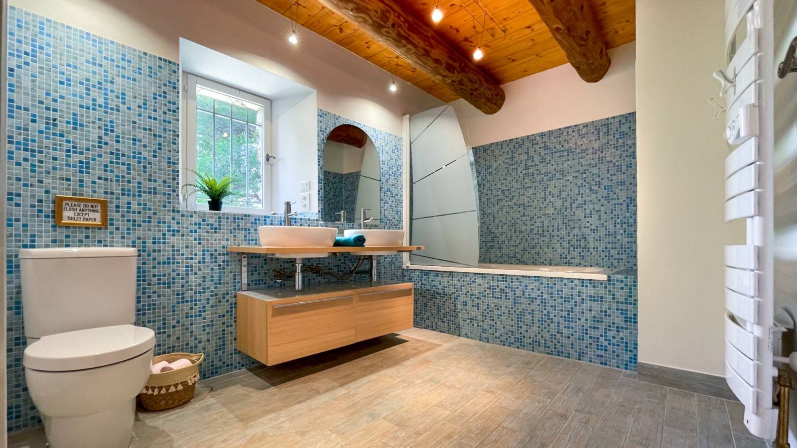 Location Superbe mas construit au 19ème siècle situé au cœur du Luberon   