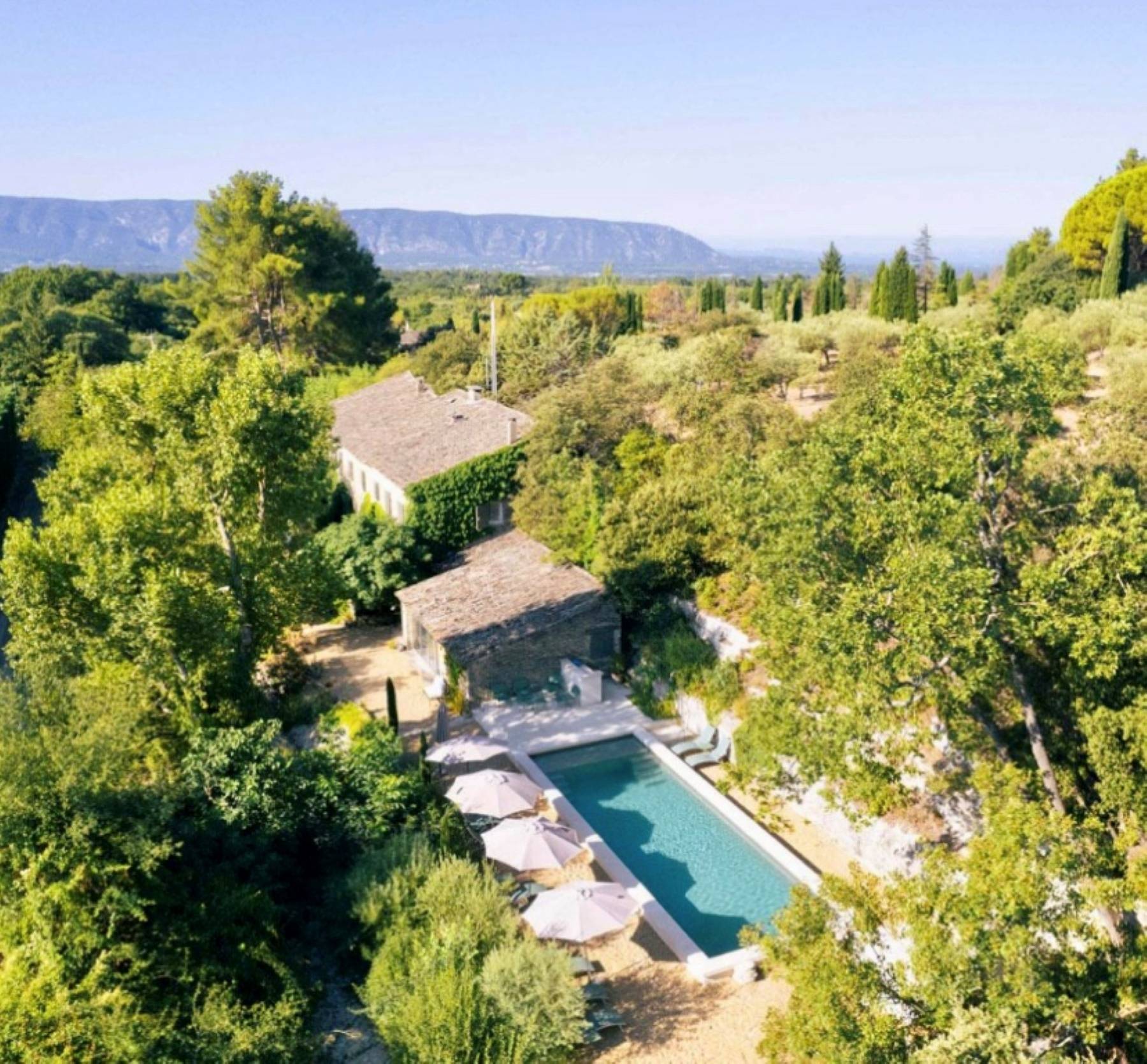 Location d'un authentique Moulin à huile magnifiquement rénové au pied de Gordes   