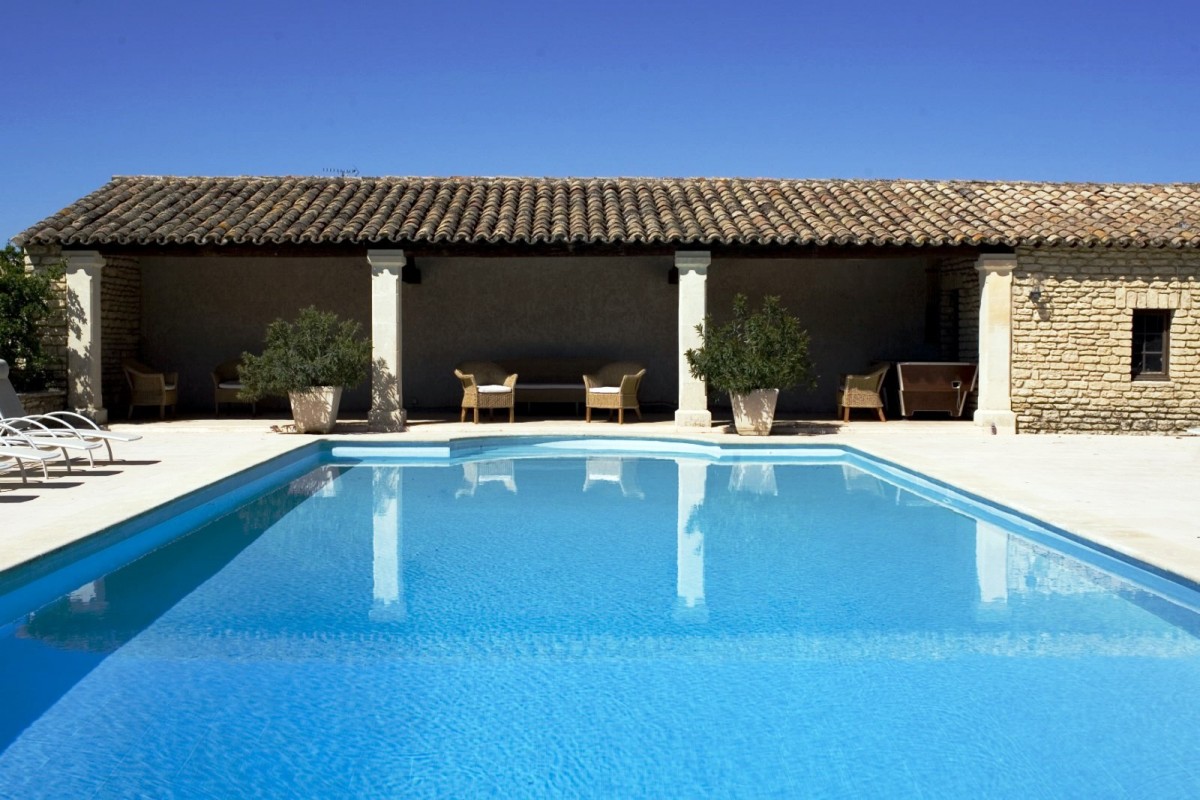 A Gordes, comfortable Provencal style bedrooms