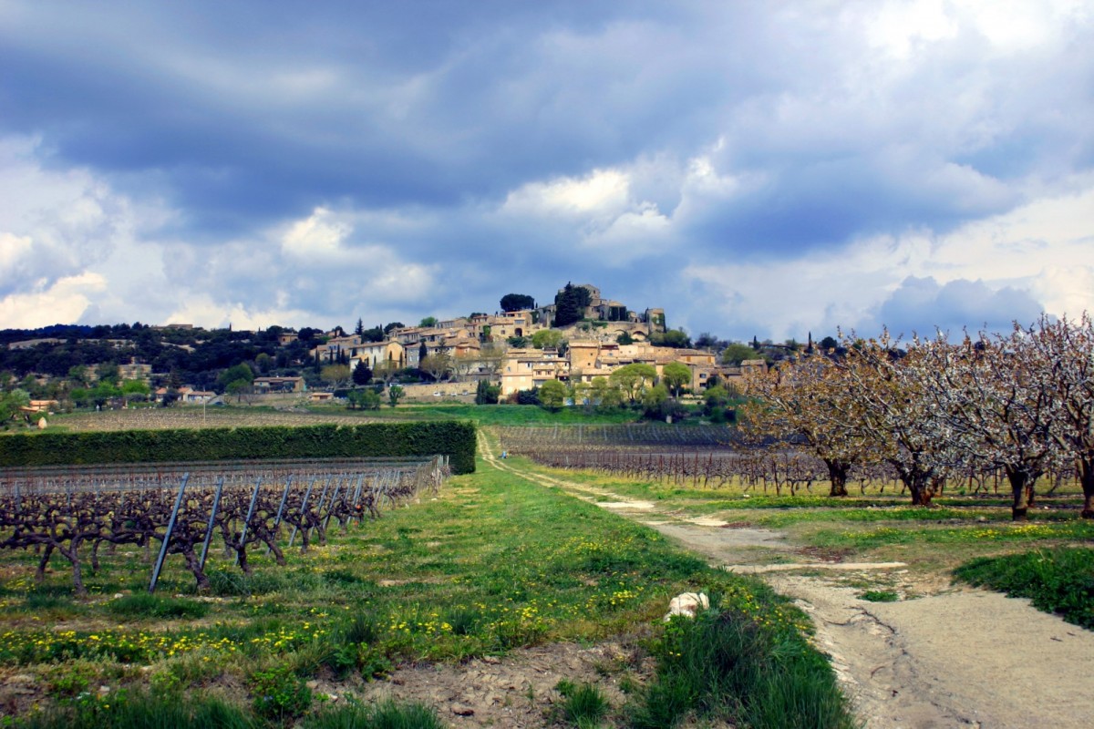 Mairie de Joucas 84220, proche de Gordes et de Roussillon   