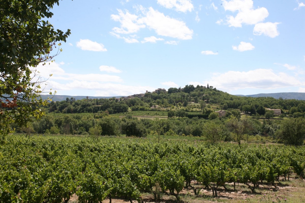 Mairie de Goult 84220, village perché du nord Luberon   