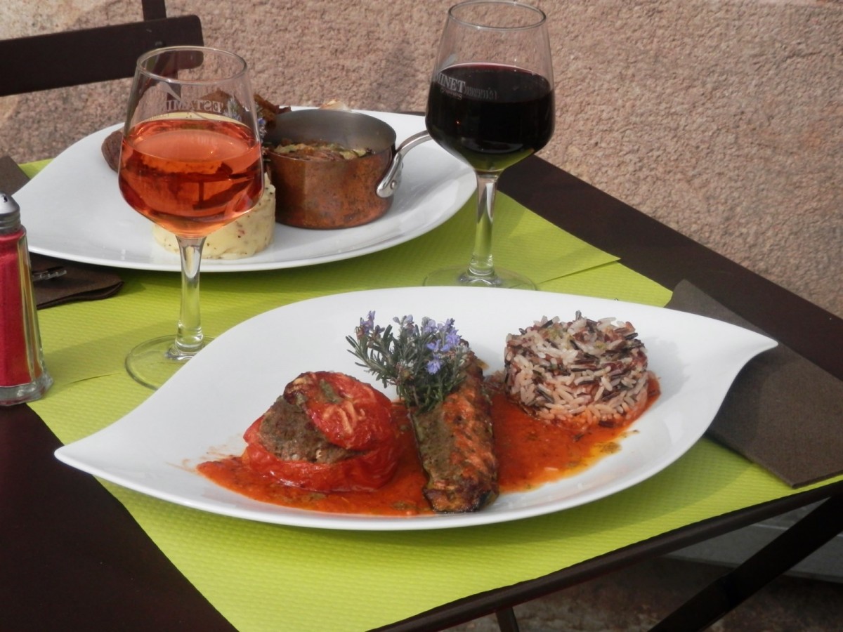 A Gordes, petits plats Provençaux