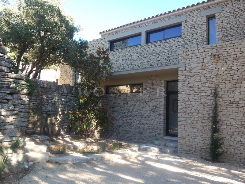 Maison contemporaine à Gordes à louer  