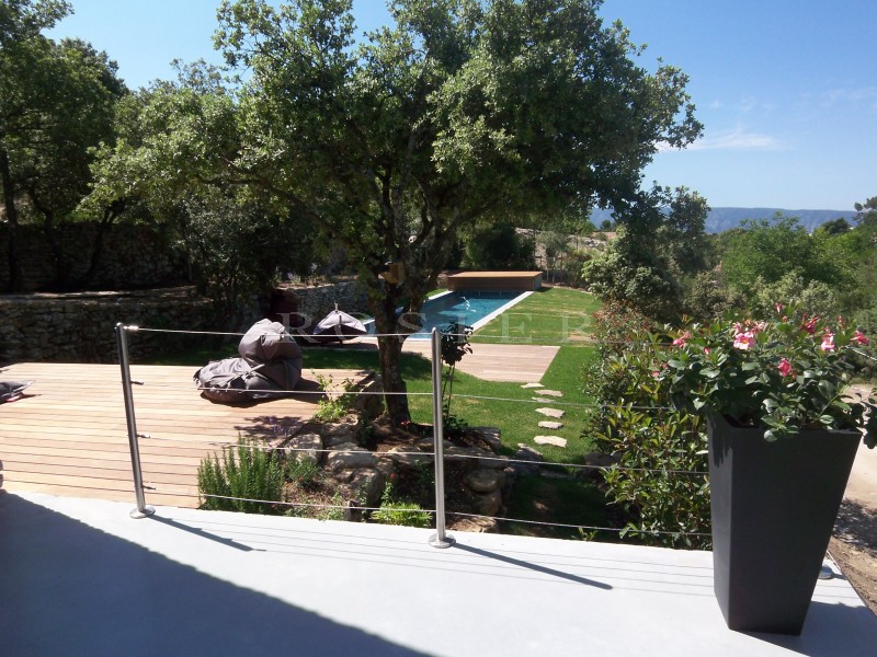 Maison contemporaine à Gordes à louer  