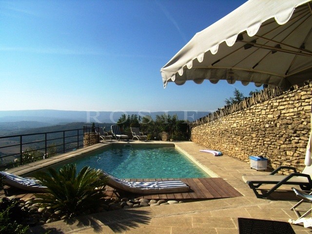 Maison au calme à Gordes  avec vue dominante en location saisonnière