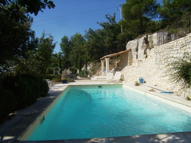 Petite maison en pierres à louer en Luberon  