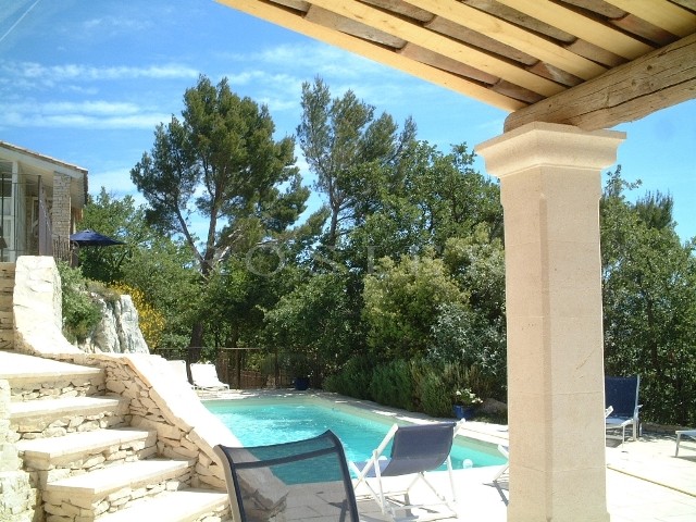 Petite maison en pierres à louer en Luberon  