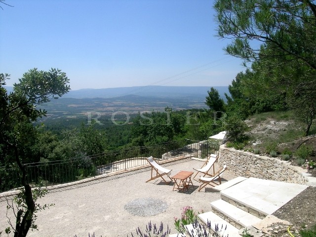 Petite maison en pierres à louer en Luberon  
