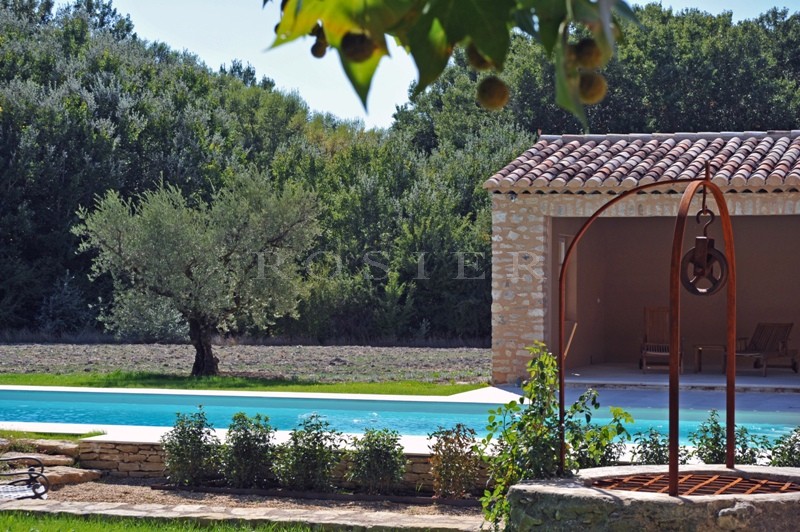 Bonnieux, propriété d'exception à louer pour vos vacances, avec parc paysager et piscine  