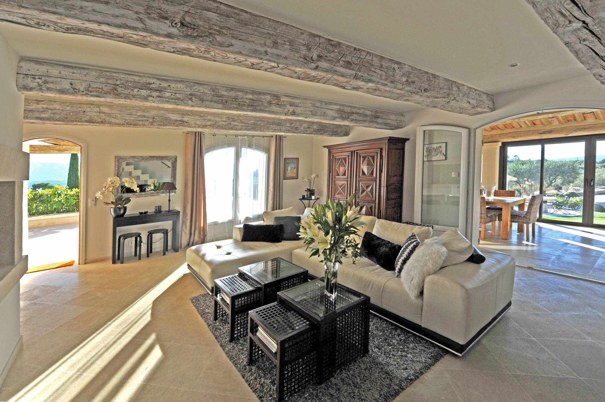 Location à Gordes, maison rénovée avec soin offrant des prestations de qualité   