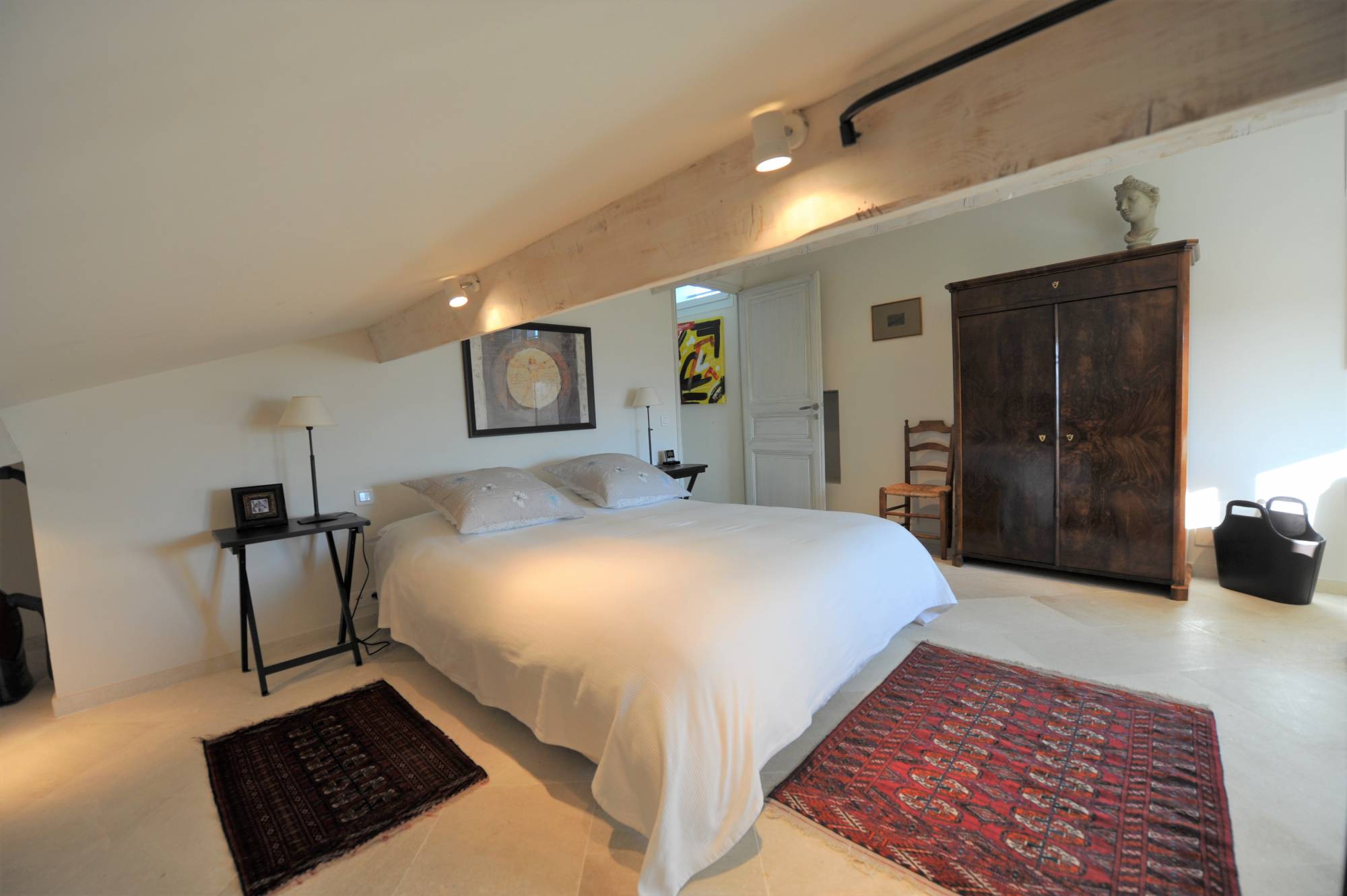 Location à Gordes, maison rénovée avec soin offrant des prestations de qualité   