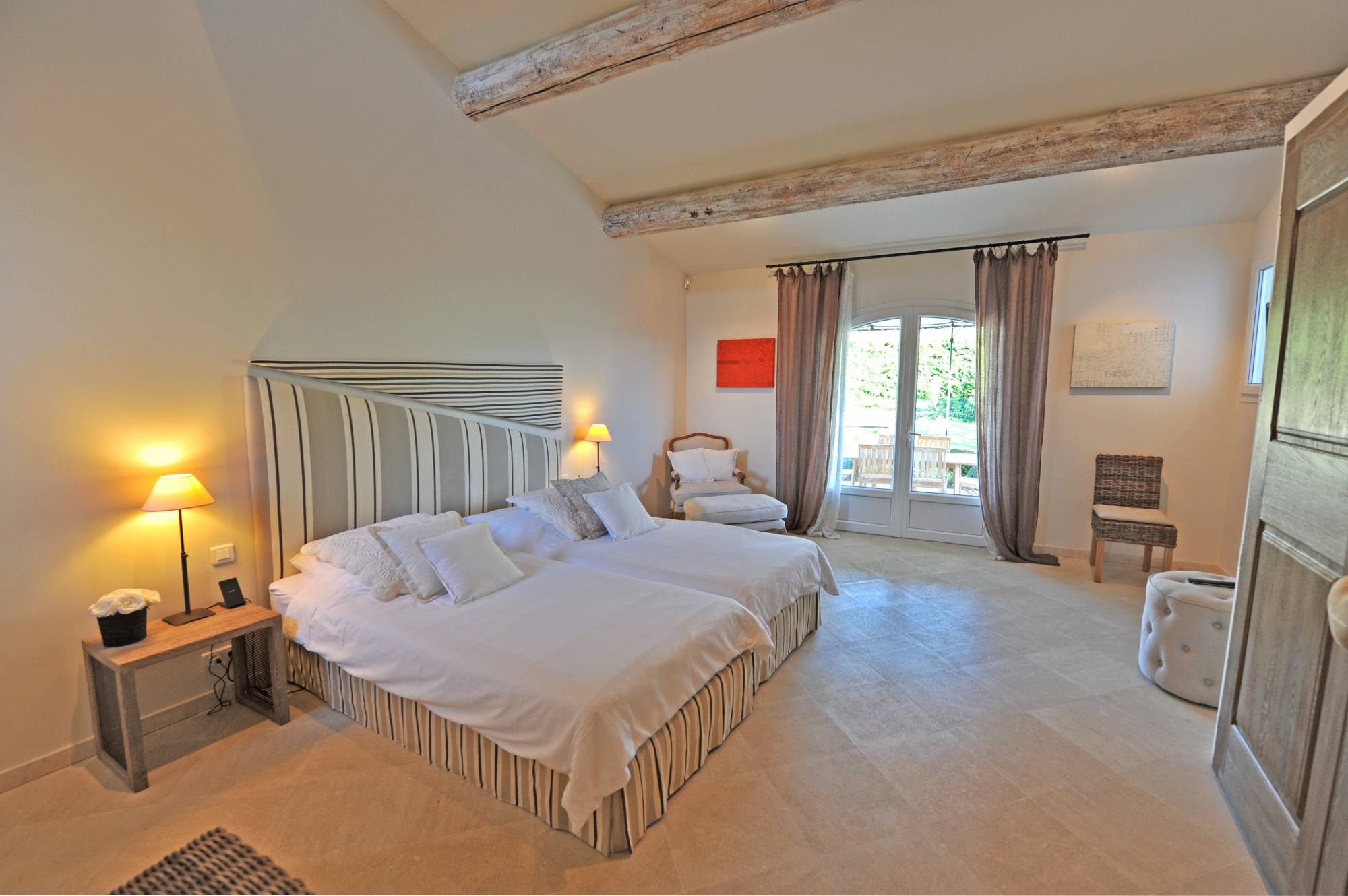 Location à Gordes, maison rénovée avec soin offrant des prestations de qualité   