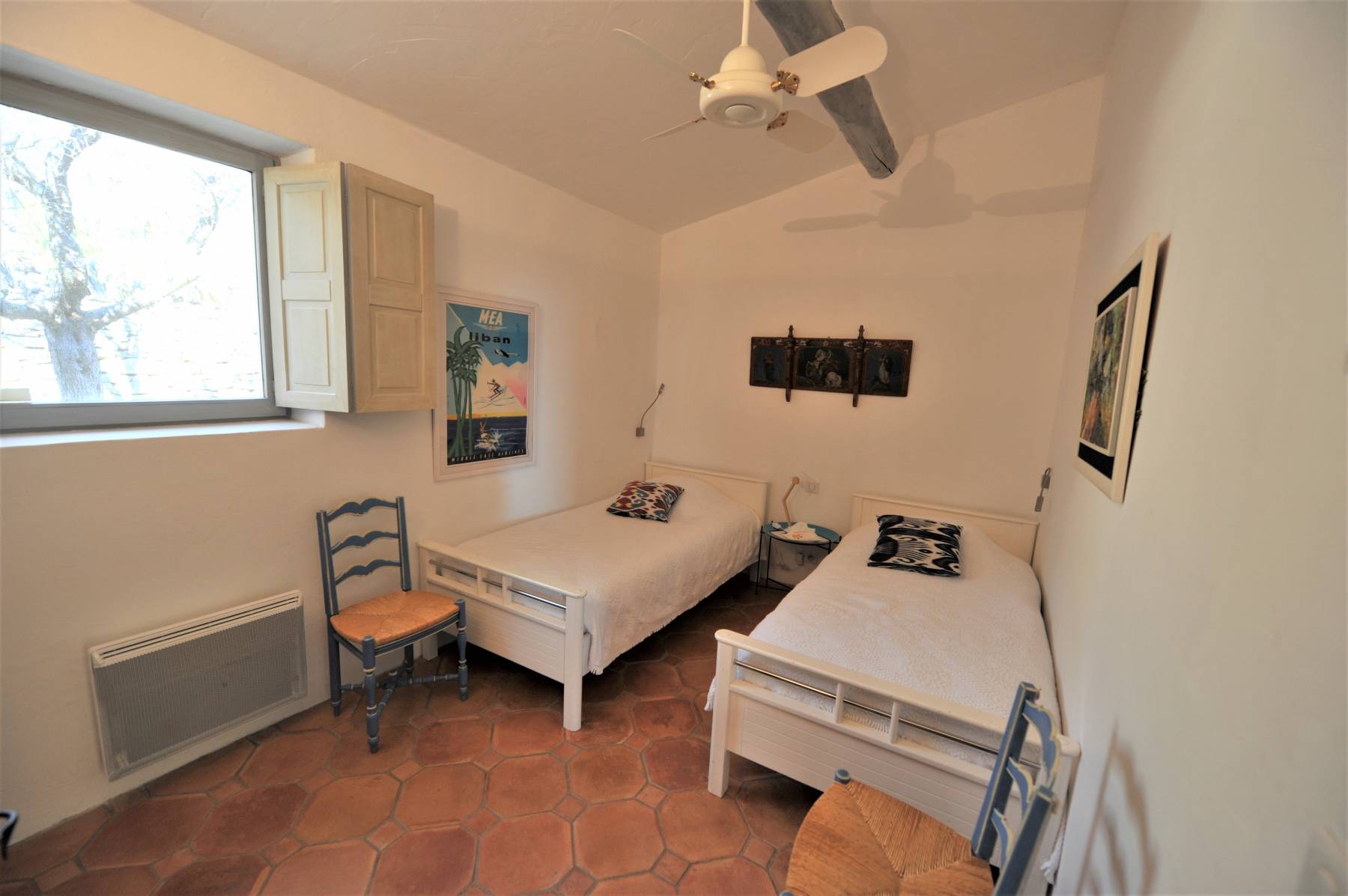 maison de vacances à Gordes avec vue sur la vallée du Luberon et piscine    