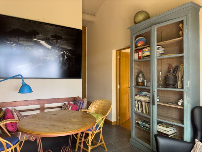 Zen House à louer pour vos vacances à Gordes, mazet de charme niché au cœur d’une nature luxuriante.