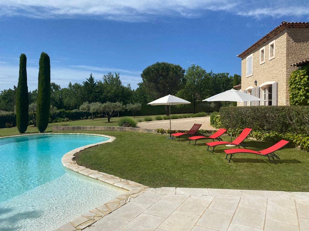 Location Gordes : Maison en pierres avec belle vue sur le Luberon   